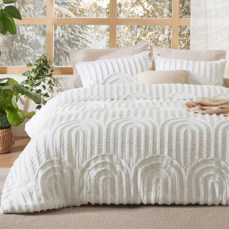 Bedsure Boho Arch Tufted Comforter Set - Beige Boho Bedding Comforter Sets, 3 Pieces Farmhouse Shabby Chic Embroidery Bed Set, Soft Fluffy Cozy Arch Pattern Comforter for All Seasons