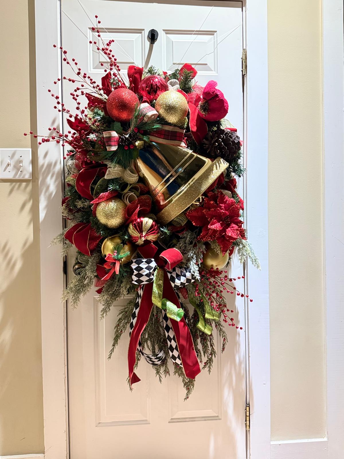 Golden Bell Cardinal Christmas Teardrop – Luxury Holiday Swag”