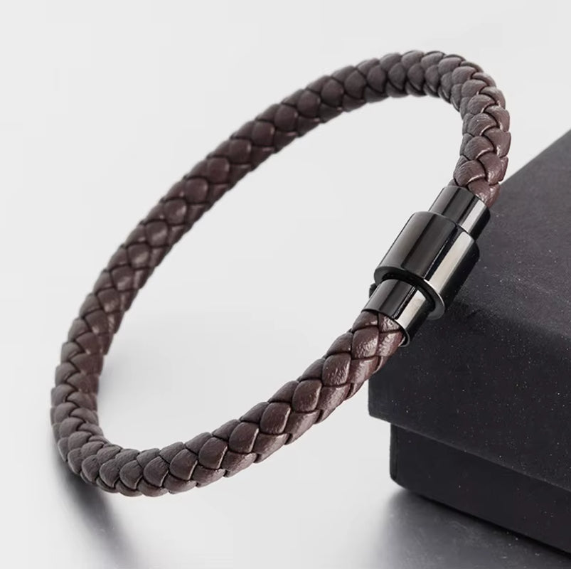 Classic Multilayer Leather Bracelet Men Hand Jewelry Gift Handsome Business Bracelet with Metal Magnetic Clasp